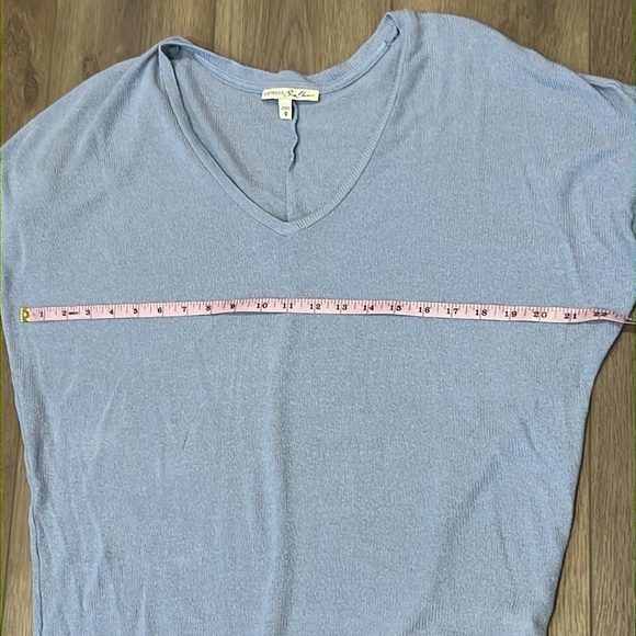 Express One Eleven Blue V-Neck Top Oversized Size Medium Short Sleeve - Picture 4 of 7